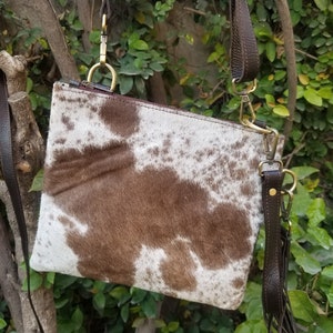 Sac à bandoulière en cuir de vachette fait main : pochette en cuir rustique avec pampille