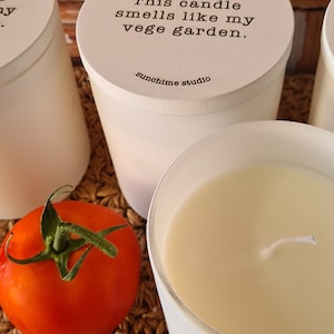 Fresh garden tomato candle