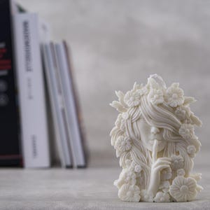Flower Goddess Candle, Flower Woman Candle, Sculptural Candle, Venus Soy Candle, Modern Candle, Home Decor, Aesthetic Candle, Minimalist