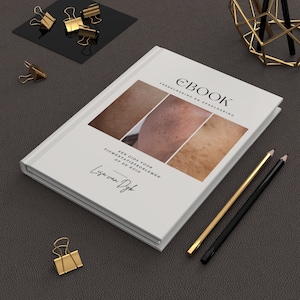 May include: A white ebook cover with the title "EBOOK" and the text "VERHELDERING EN OPHELDERING" in black. The subtitle is "EEN GIDS VOOR PIGMENTATIEPROBLEMEN OP DE HUID" and the author's name is "Lisa van Dijk". The cover features three images of skin with different pigmentation issues.