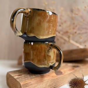 Große getöpferte schwarz braune Keramik Tasse mit Henkel 280 ml | große Kaffeetasse Farbverlauf | handgemachte Teetasse Kaffeebecher bauchig