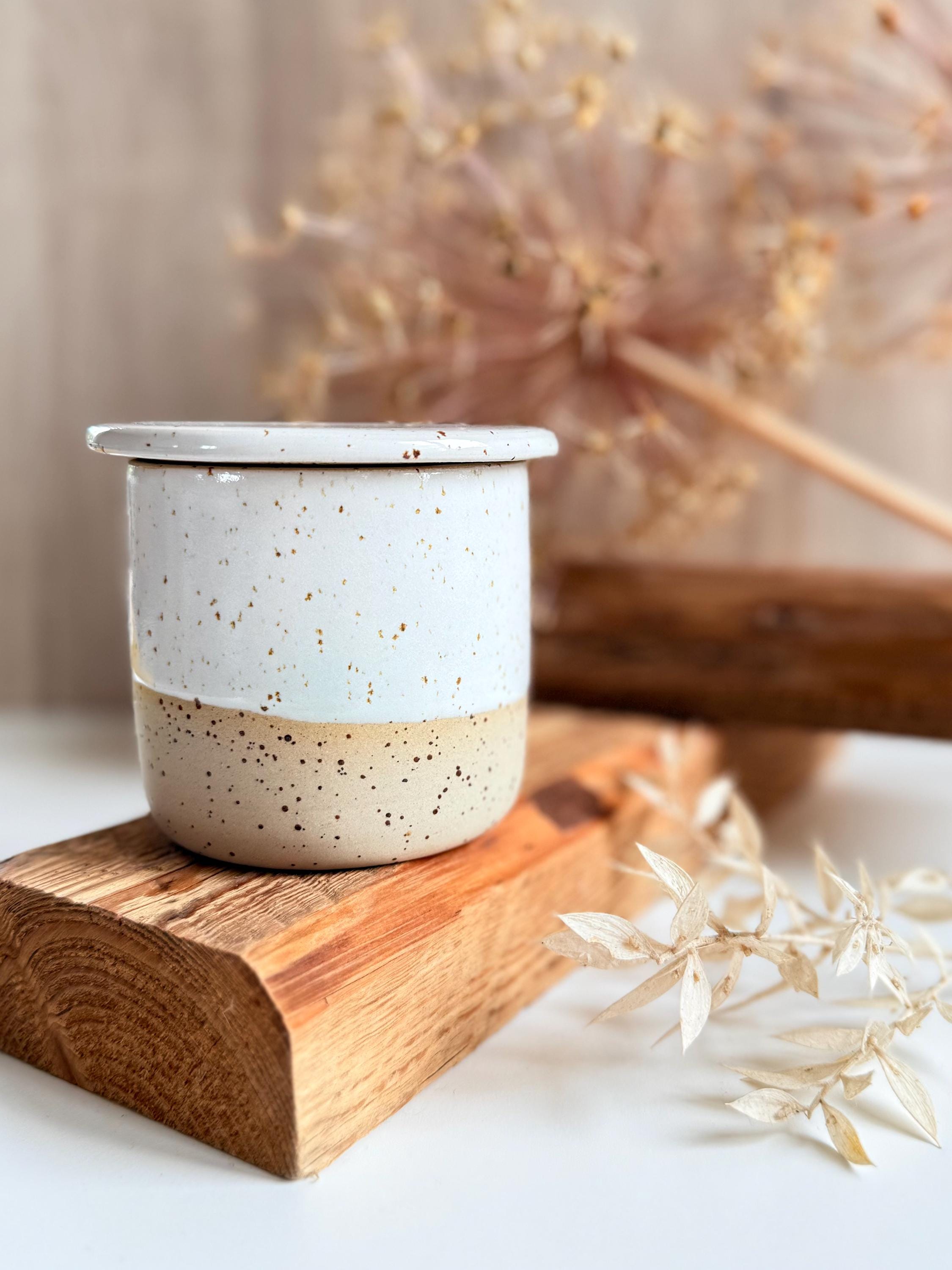 Getöpferte Keramik Butterdose mit Wasserkühlung 200ml | handgemachte weiße französische Butterglocke | Butterfass rund Keramik| Butterkühler