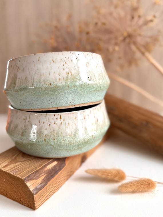 Getöpferte grün weiße Keramik Schale 800ml | Keramik Bowl Handarbeit | handgemachte Müsli Schüssel |Schälchen hellgrün modern Frühstücksbowl