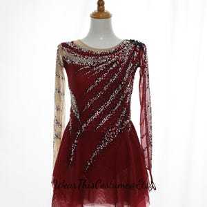 RED Skating Dress/ Kostüm/ Eiskunstlauf/ Eistanz/ Schlittschuh/ Kleid nach Maß/ Rollschuh/ Turnierkleidung/ Maßgeschneidert/ Romantischer Stil