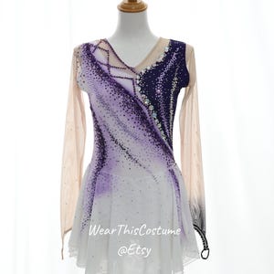 Lila & weißes Eiskunstlaufkleid: Kostüm nach Maß