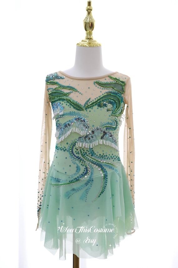 green emerald velvet dress Sophie
