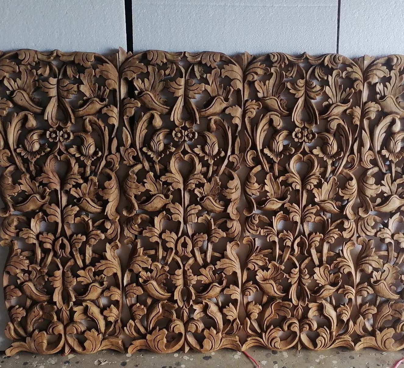 天然木飾り台　円形　象牙風彫刻　四十八手　春画 Natural Color Flora Wood Carving Panel 36 X 56 Inches Woode