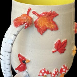 Taza de cerámica artesanal: Diseño de cardenal, abedul, setas pequeñas, hoja de arce, 414 ml (14 oz)
