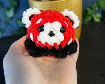 Crochet Red Panda Mini Plushie: Pocket-Sized Panda