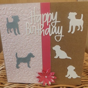 Handgemachtes Set von 4 Geburtstagskarten mit Katzen und Hunden. Jede Karte hat ein originelles Design.