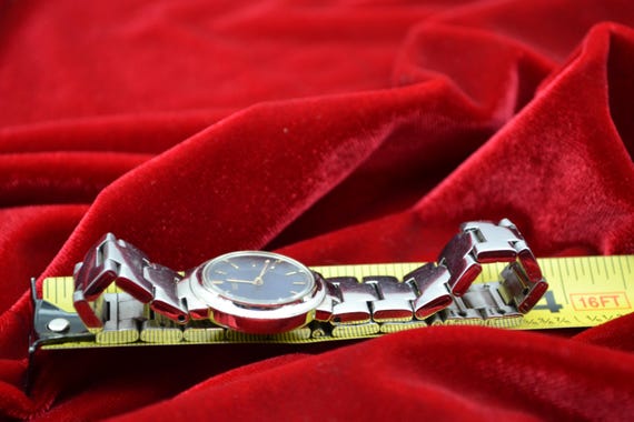 Orologio da donna al quarzo con bracciale integrato Seiko V701