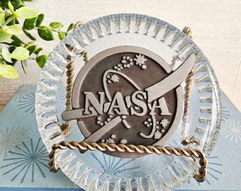 Vintage NASA Solid Pewter Logo By Old Forge Pewter Glass Paperweight, Ø 3.86"