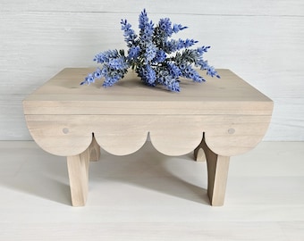 Rustic Farmhouse Scalloped Ruffled Handmade Primitive Riser Wood Plant Stand Beige Washed Wood Decor