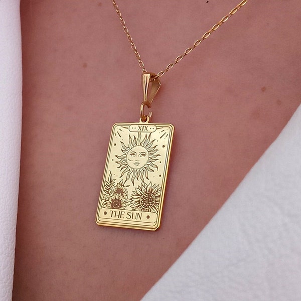 14K Gold Die Sonne Tarot Halskette, zierliche Tarot-Karten-Halskette, minimalistische spirituelle Charm-Halskette, rechteckige Halskette, Tarot-Liebhaber-Geschenk