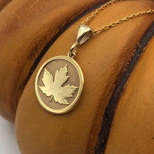 14K Gold Ahornblatt Halskette, Zierliche Botanische Halskette, Minimalistische Halskette, Handgemachte Frauen Halskette, Einzigartiger Schmuck, Geschenk für Sie