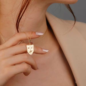 Dainty Comedy and Drama Mask Necklace, 14K Gold Theatre Mask Necklace, Tiny Half Comedy Half Tragedy Mask Necklace, Gift for Actress