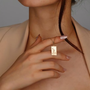 Stärke Tarot Karte Halskette, 14K Massivgold Unisex Tarot Halskette, zierliche Witchy Charm Halskette, handgemachte spirituelle Halskette, einzigartiges Geschenk