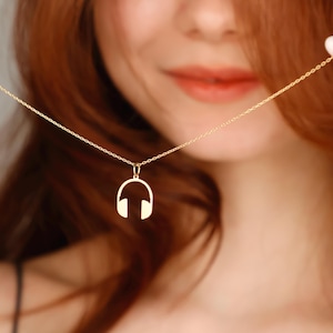 14K Gold Headphones Necklace: Minimalist Music Lover Pendant