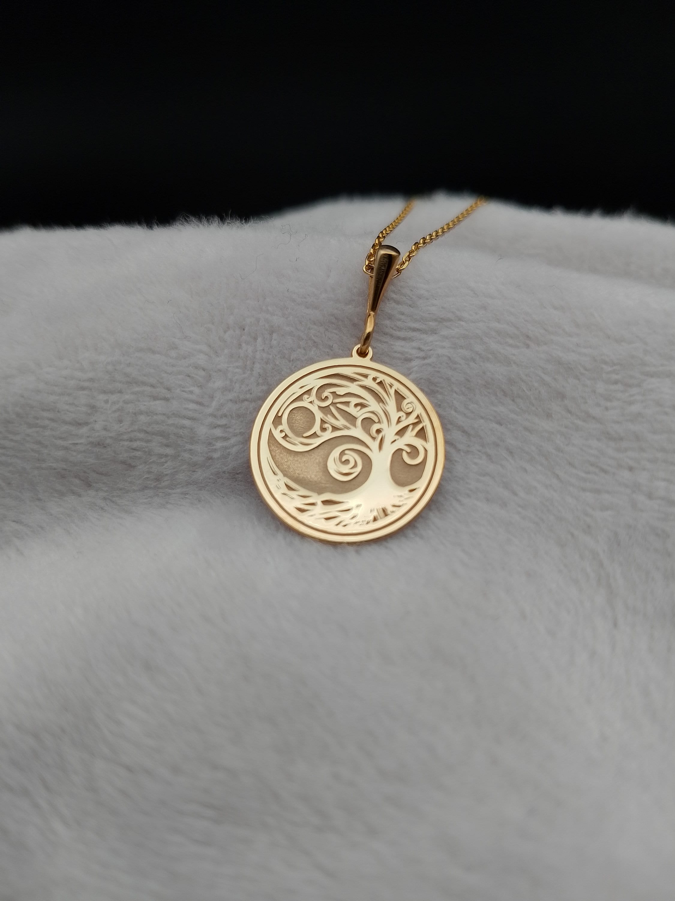 14K Gold Tree of Life Charm Necklace, Tiny Family Tree Necklace, Dainty Everyday Necklace, Statement Necklace, Unique Jewelry, Mom Gift