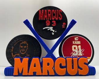 Hockey Puck Display Stand – Personalized Desk Holder | 3D Printed | Hockey Gift for Players and Fans