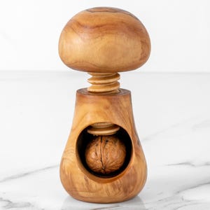 Handgemaakte olijfhouten notenkraker: uniek schroefontwerp, milieuvriendelijk + pakket bijenwas cadeau