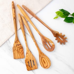 Juego de 5 utensilios de cocina personalizados de madera de olivo, hechos a mano.