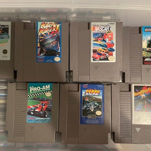 Authentieke Nintendo 'nes'-racewagens.