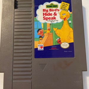 Authentieke Nintendo 'nes' Sesamstraat Big Bird's Hide & speak-gamewagen.