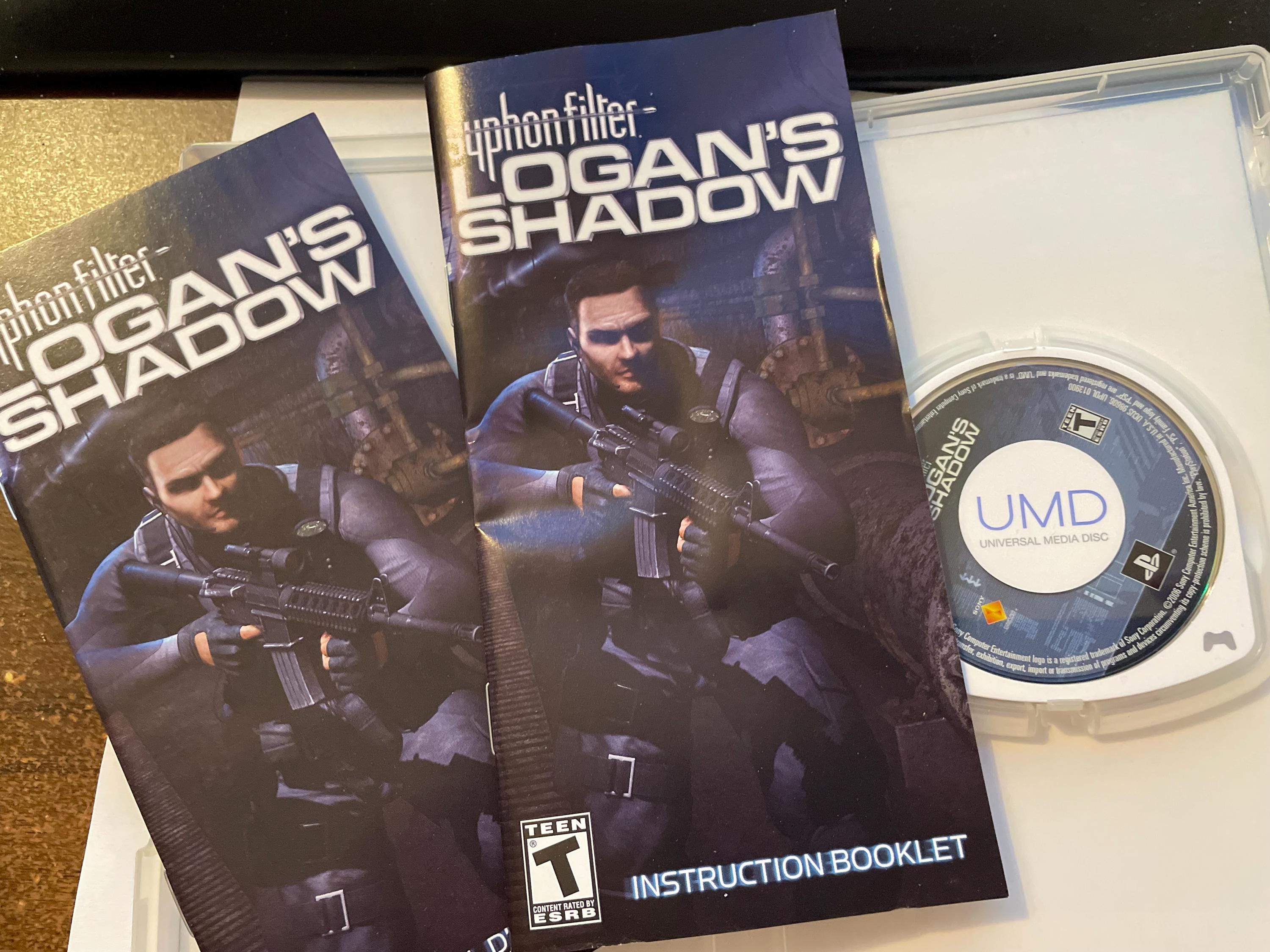 Jeu Syphon Filter: Logan's Shadow Sur Sony PSP – PAL – Bon état – Français