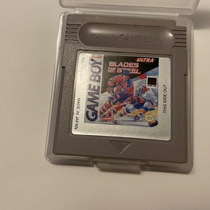 Authentieke Game Boy-gamewagen met messen van staal