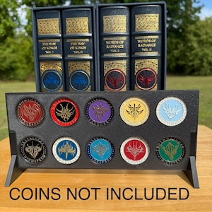 Brandon Sanderson Dragonsteel Challenge Coin Display, 3D-printat samlarställ, perfekt present för cosmere-älskare. INGA MYNT INGÅR.