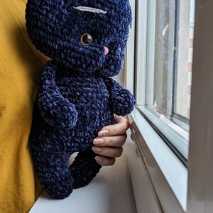 Big black blue cat "The Enchanting Midnight Blue Crocheted Cat: Your Perfect Cozy Companion!" Height kitten 14 inches.