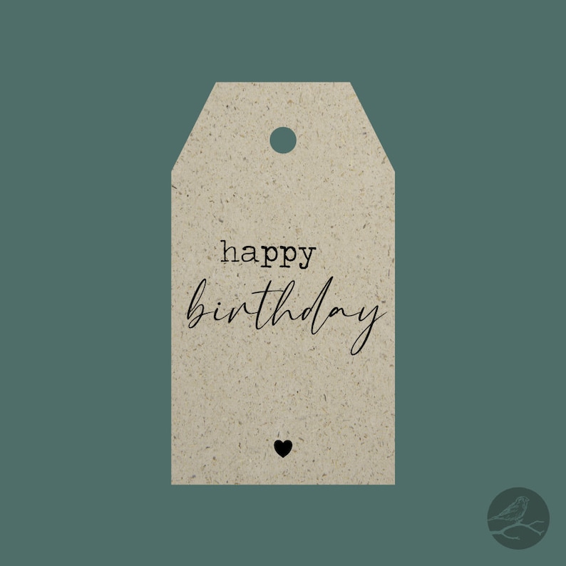 geschenkanhänger aus graspapier mit schwarzem aufdruck:happy birthday herz