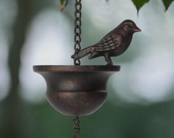 Cadena de lluvia, Copa de pájaro de metal, Decoración de jardín, Decoración al aire libre, Regalo rústico, Bajante, Colgador de canalón, Escultura de pájaro, Jardín