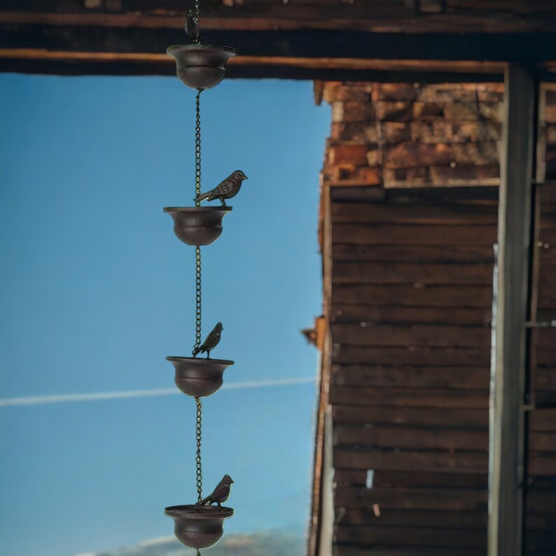 Regen Kette, Metall Vogel Tasse, Garten Dekoration, Outdoor Dekor, rustikales Geschenk, Fallrohr, Rinnen Aufhänger, Skulptur Vogel, Garten Bild 4