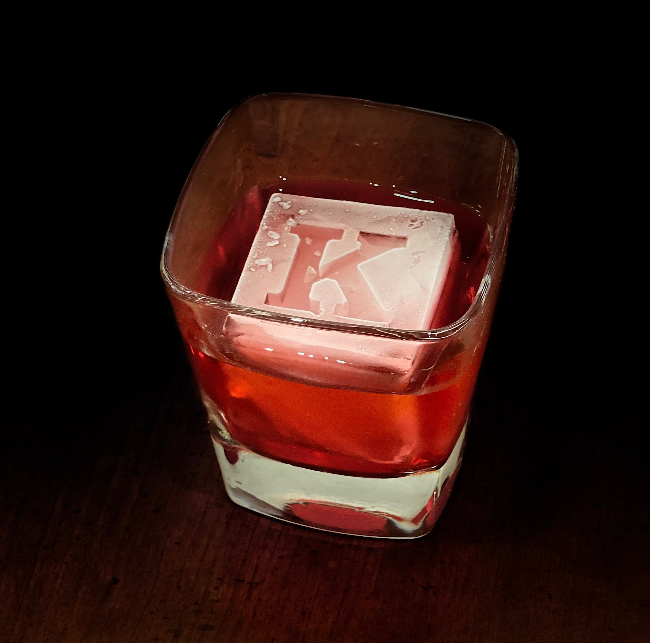 Tovolo Baseball Ice Molds (Set of 2) - Slow-Melting, Leak-Free, Reusable, &  BPA-Free Craft Ice Molds for Game Day/Great for Whiskey, Cocktails