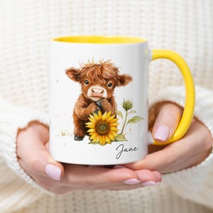PERSONALISIERTE Highland Kuh Sonnenblume Tasse • Sonnenblume Geschenke • Individuelles Highland Kuh Geschenk • Geschenk für ihre Schwester Tochter • Geburtstagsgeschenk • Floral