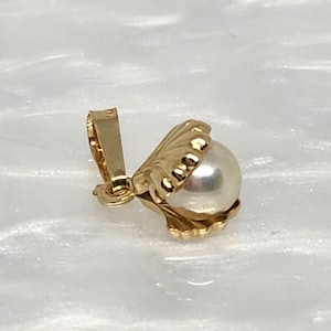 10K Real Gold Seashell, Gold Pearl Shell, Gold Shell, 3D Charm, Clam Shell, Open Oyster Charm, Beach Jewelry, Ocean Charm, Dainty Charm