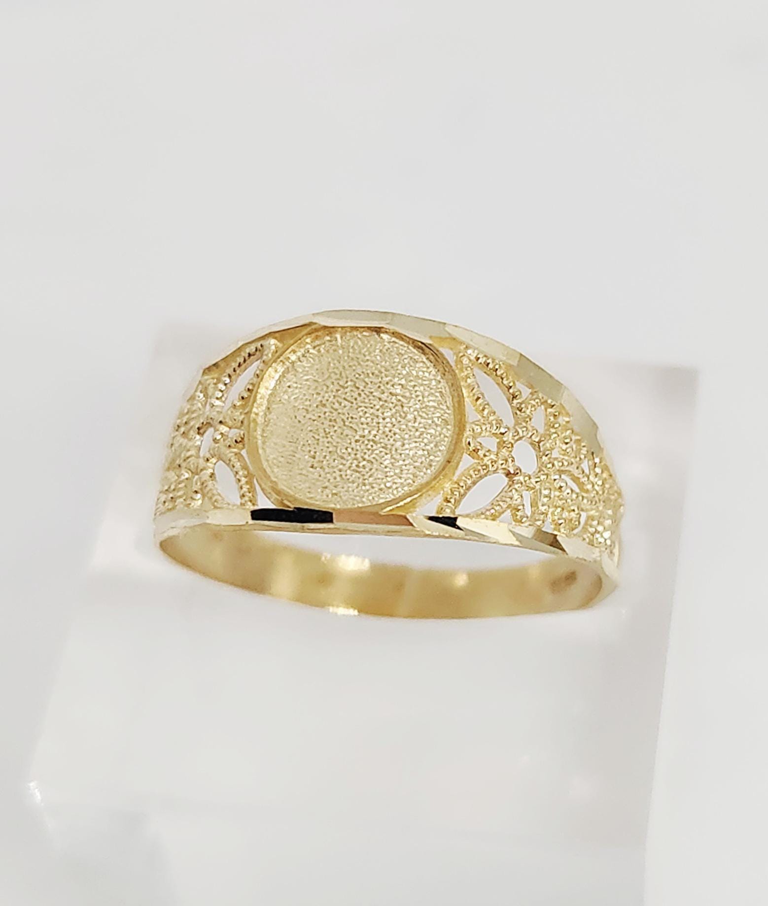 10K Yellow Gold Signet Ring, Gold Circle Top Ring, Solid Gold Ring 
