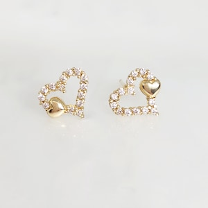 10K Gelbgold Herz Ohrringe, Gold Zirkon Ohrstecker, Offenes Herz Ohrringe, Valentinstag Geschenk, Gold Zierliche Ohrstecker, Gold Kleine Herz Ohrringe, 10 x 7 MM