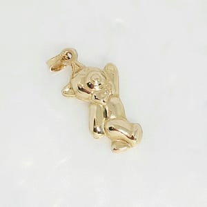 Ciondolo a forma di orsetto in oro giallo 14 carati, orso danzante in oro, ciondolo a forma di orsetto in oro, orsetto gommoso in oro, regalo per bambini, ciondolo a forma di orsetto cavo, 20 mm x 11 mm