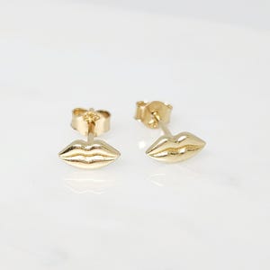 10K Yellow Gold Lips Stud Earrings, Petite Lip Gold Studs, Kiss Shaped Gold Earrings, Flirty Gold Earrings, Anniversary Gift, 8MM x 3MM
