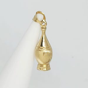 Ciondolo a forma di bottiglia in oro giallo 10 carati, bottiglia di profumo in oro, bottiglia di champagne in oro, ciondolo bombato, gioiello di tendenza, vaso in oro, 16 mm x 9 mm