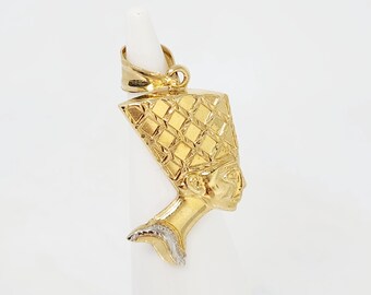 Ciondolo Queen Nefertiti in oro giallo 18 carati, Italia, anni '80 in vendita su