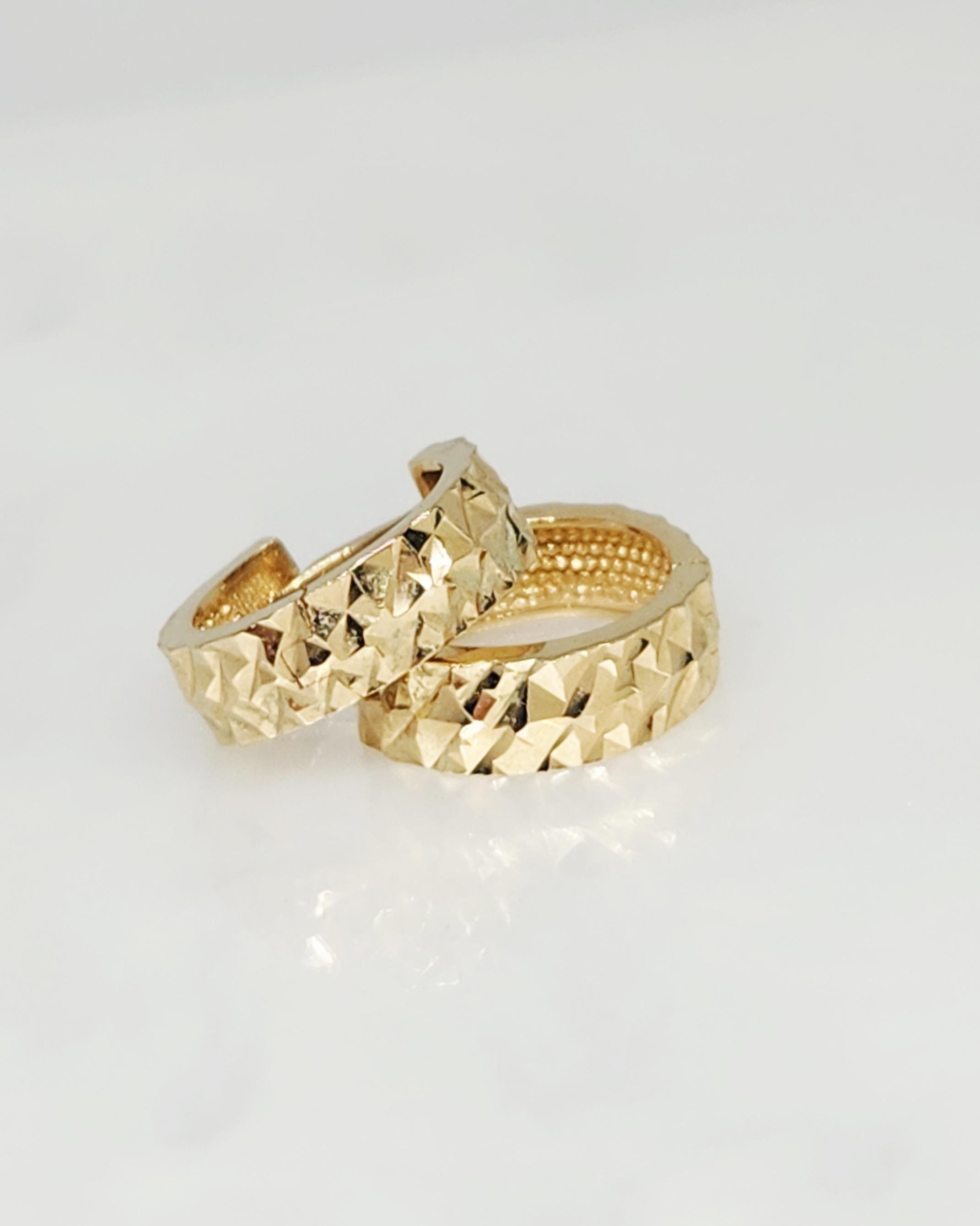 Roman Malakov 2.72 Carat Total Round Diamonds Huggie Hoop Earrings at Roman Malakov 2.72 Carat Total Round Diamonds Huggie Hoop Earrings at
