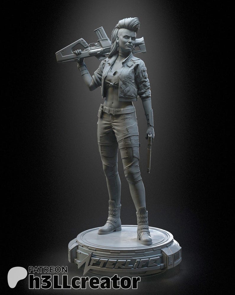 Pode incluir: Uma estatueta de resina cinza de um personagem com penteado moicano, vestindo uma jaqueta curta e cal&ccedil;as t&aacute;ticas, segurando um rifle grande sobre um ombro e uma pistola na outra m&atilde;o. A figura est&aacute; sobre uma base circular com a etiqueta AFTERLIFE.
