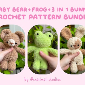 Puede incluir: Paquete de patrones de crochet con un oso de peluche marrón, una rana verde y un conejito beige con orejas marrones. El patrón es de @snailmail.studios.