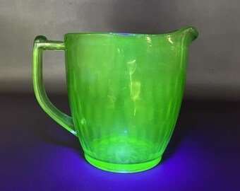 Vintage Vaseline Green Depression Uranium Glass Pitcher Hex Optic Honeycomb 5 1/2"