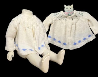Vintage 50s 60s 3-6 month infant baby kids child sweater cardigan hand knit white blue gender neutral