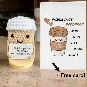 Handgefertigte gehäkelte Espressotasse Dekor, Kaffeetisch Plushie mit Grußkarte | Geschenk für emotionale Fürsorge | Einzigartige Geschenkidee, Tasse zum Mitnehmen